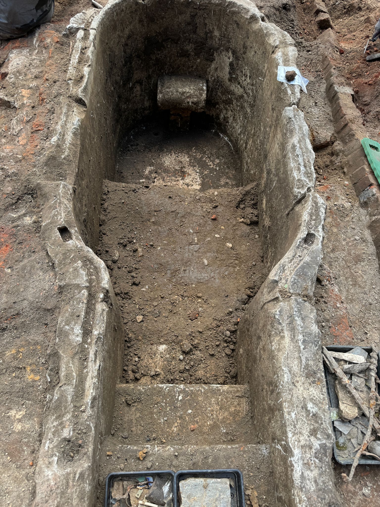 Excavation of a sunken bath